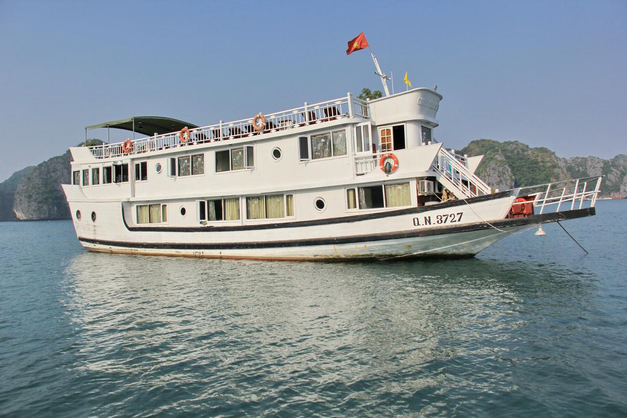Tour Hạ Long 3 ngày - ngủ tàu Fantasea Cruise